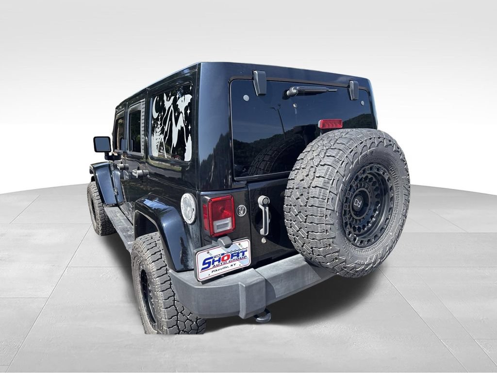 Used 2017 Jeep Wrangler Unlimited Rubicon w/ Connectivity Group AWD/4WD image 9