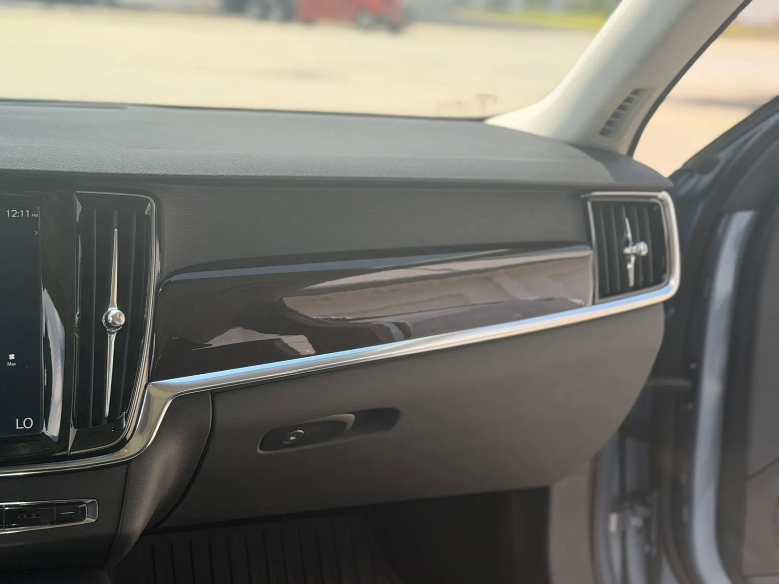 Used 2018 Volvo S90 T5 Momentum w/ Convenience Package FWD image 27