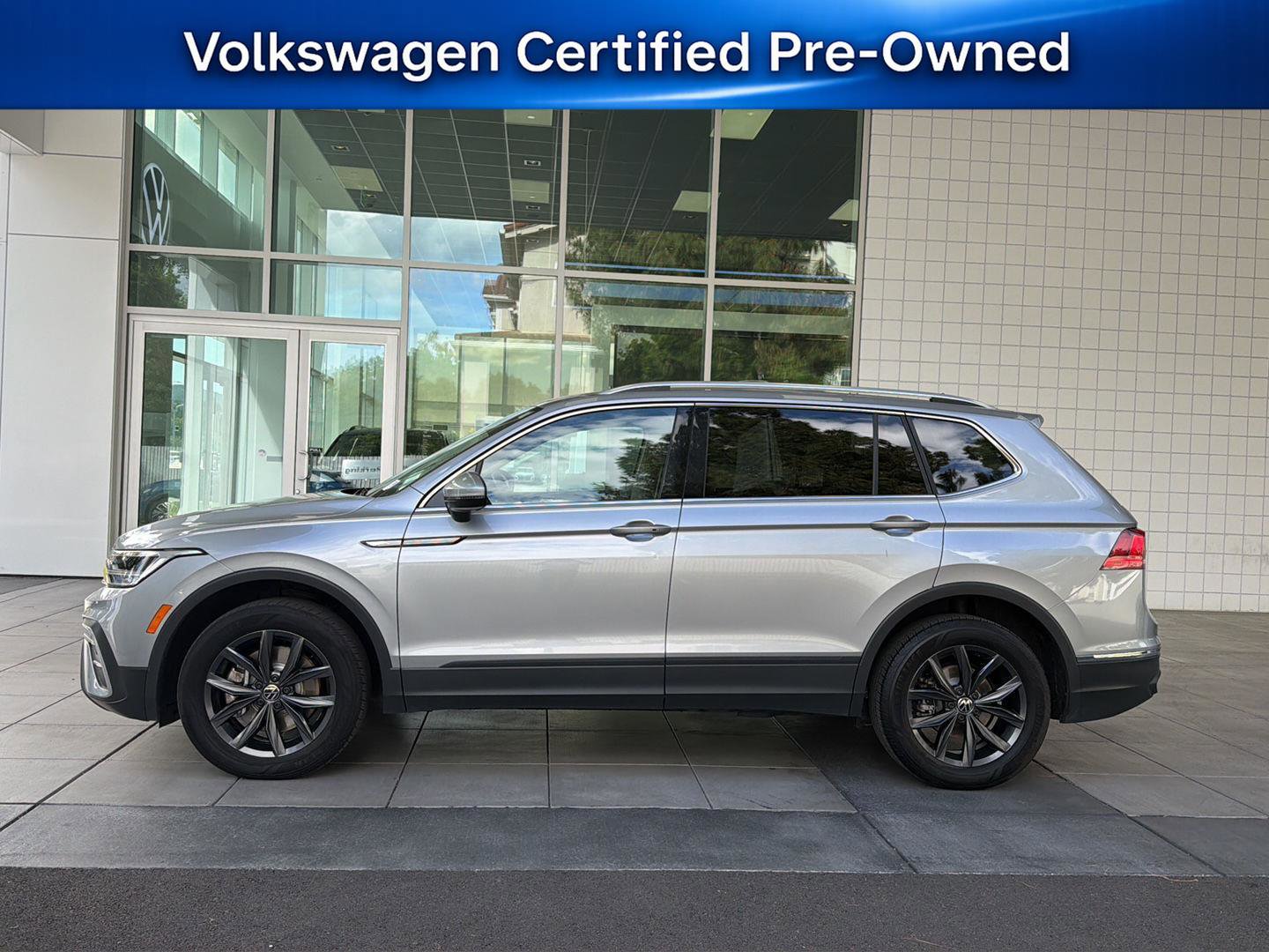 Used 2023 Volkswagen Tiguan SE