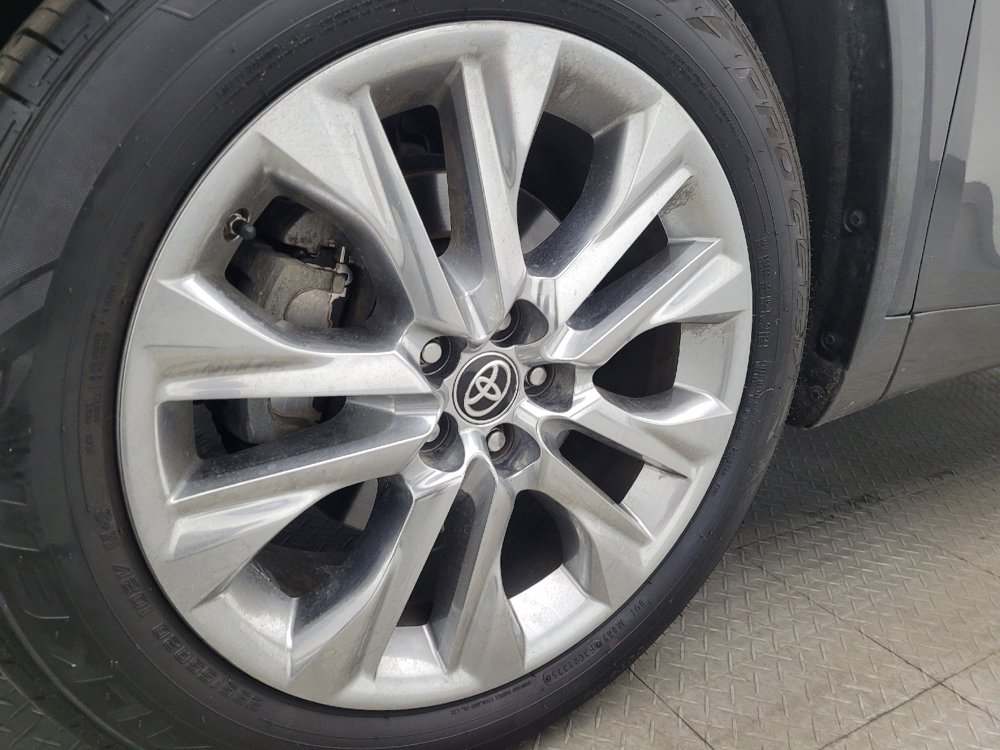 Used 2020 Toyota Highlander Limited FWD image 31