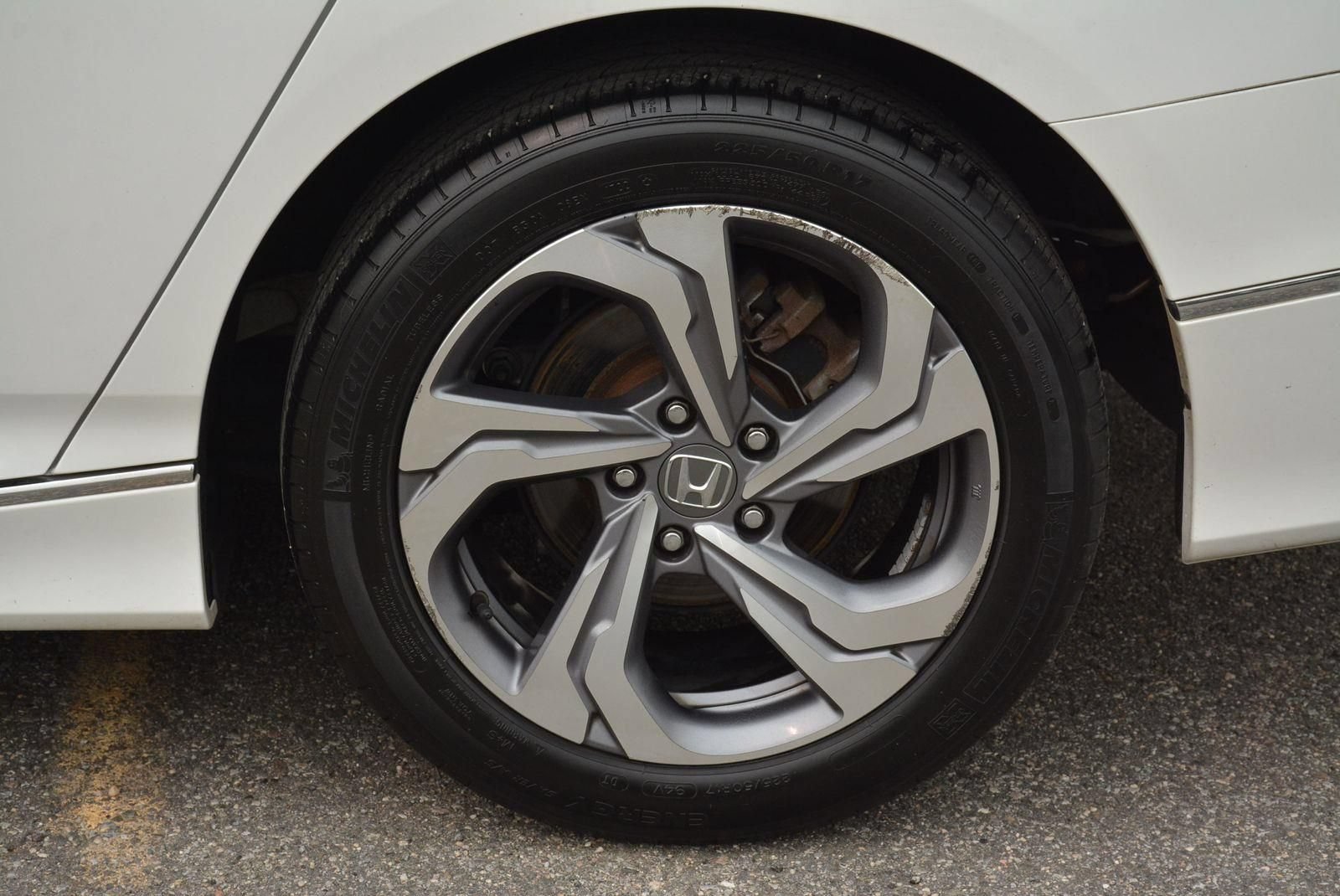 Used 2018 Honda Accord EX image 32