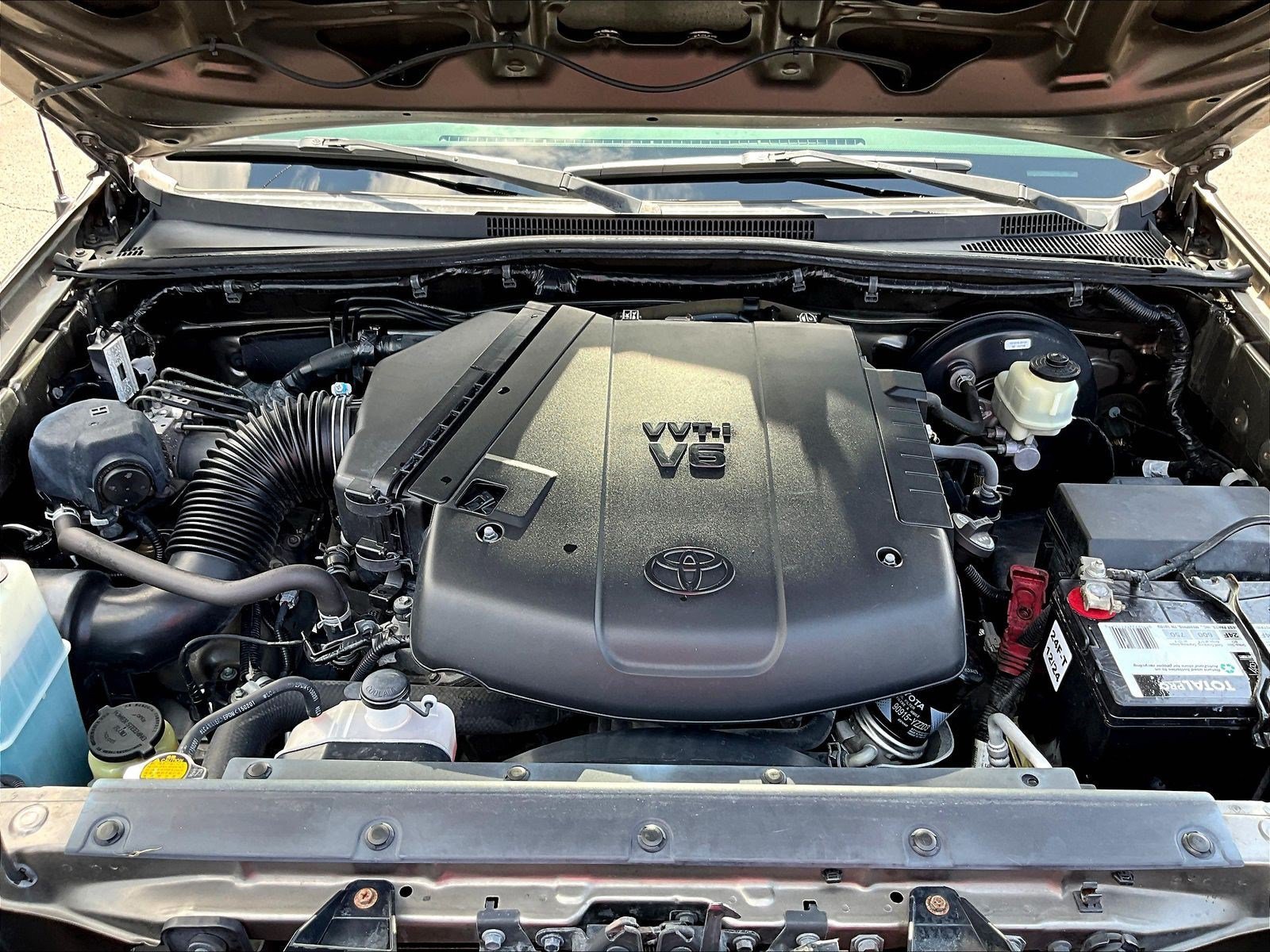 Used 2015 Toyota Tacoma PreRunner w/ SR5 Package RWD image 29