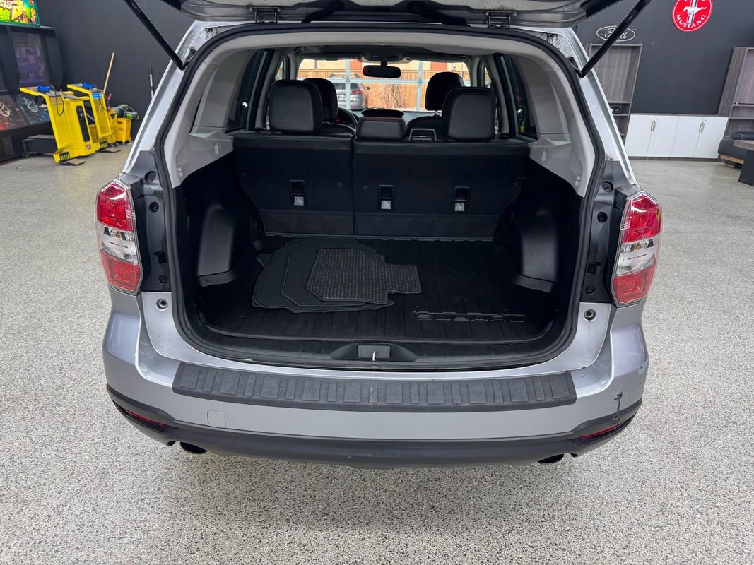Used 2015 Subaru Forester 2.0XT Premium image 14