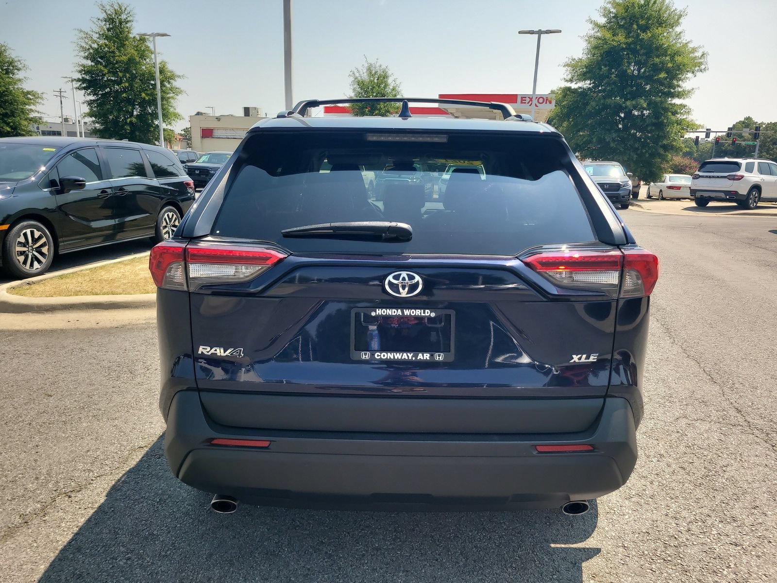 Used 2021 Toyota RAV4 XLE Premium FWD image 4