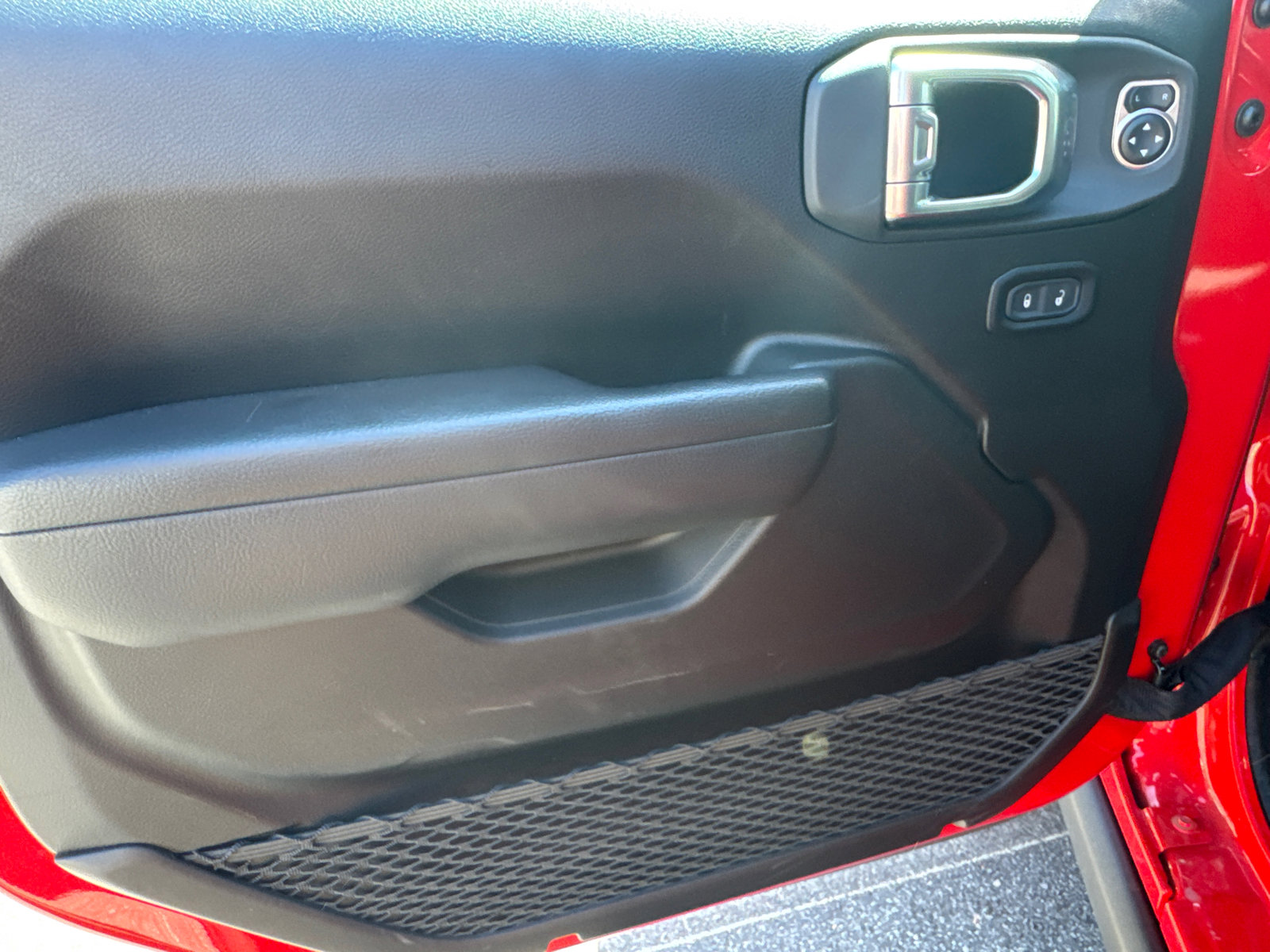 Used 2025 Jeep Wrangler Willys image 11