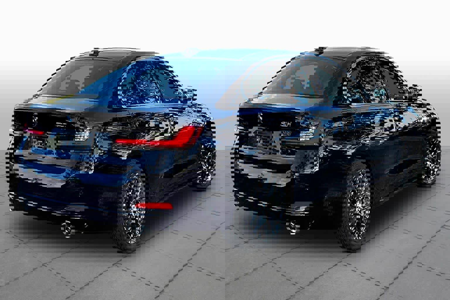 Used 2025 BMW 330i Sedan RWD image 12