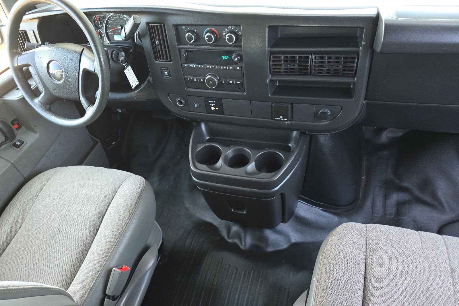 Used 2017 GMC Savana 2500 RWD image 13