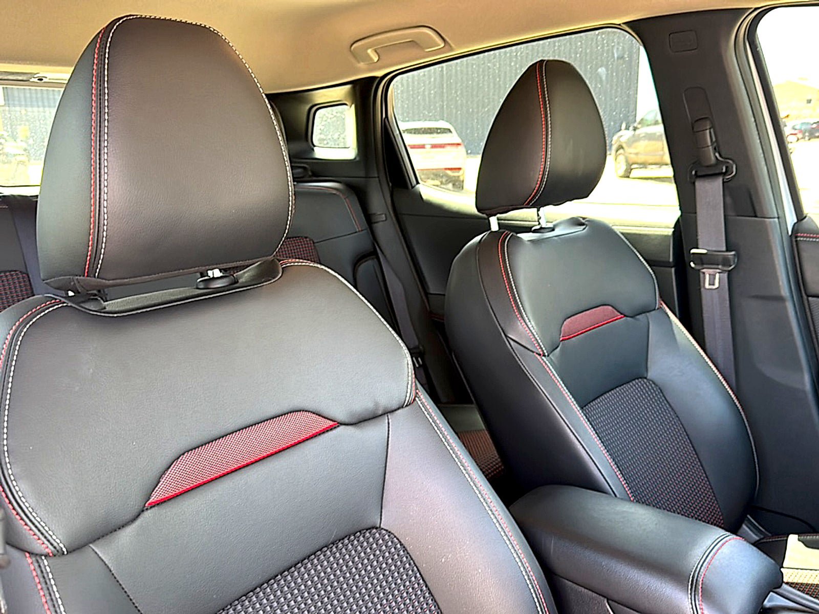 Certified 2025 Nissan Kicks SR FWD image 24