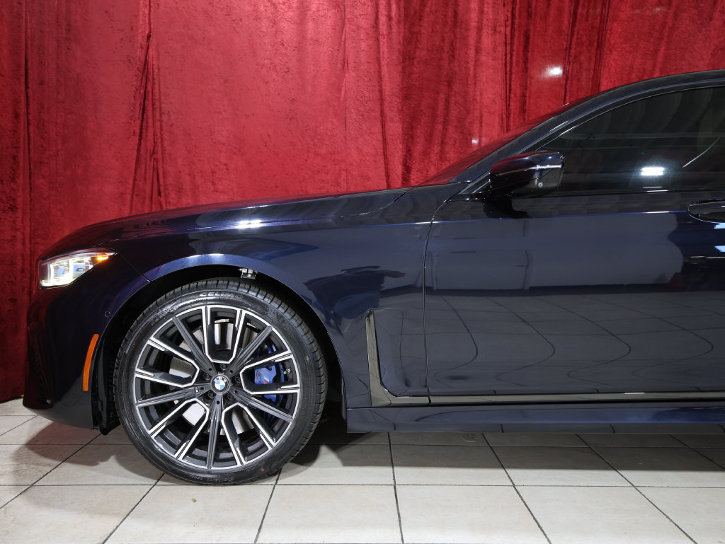 Used 2020 BMW 750i xDrive w/ Executive Package AWD/4WD image 4