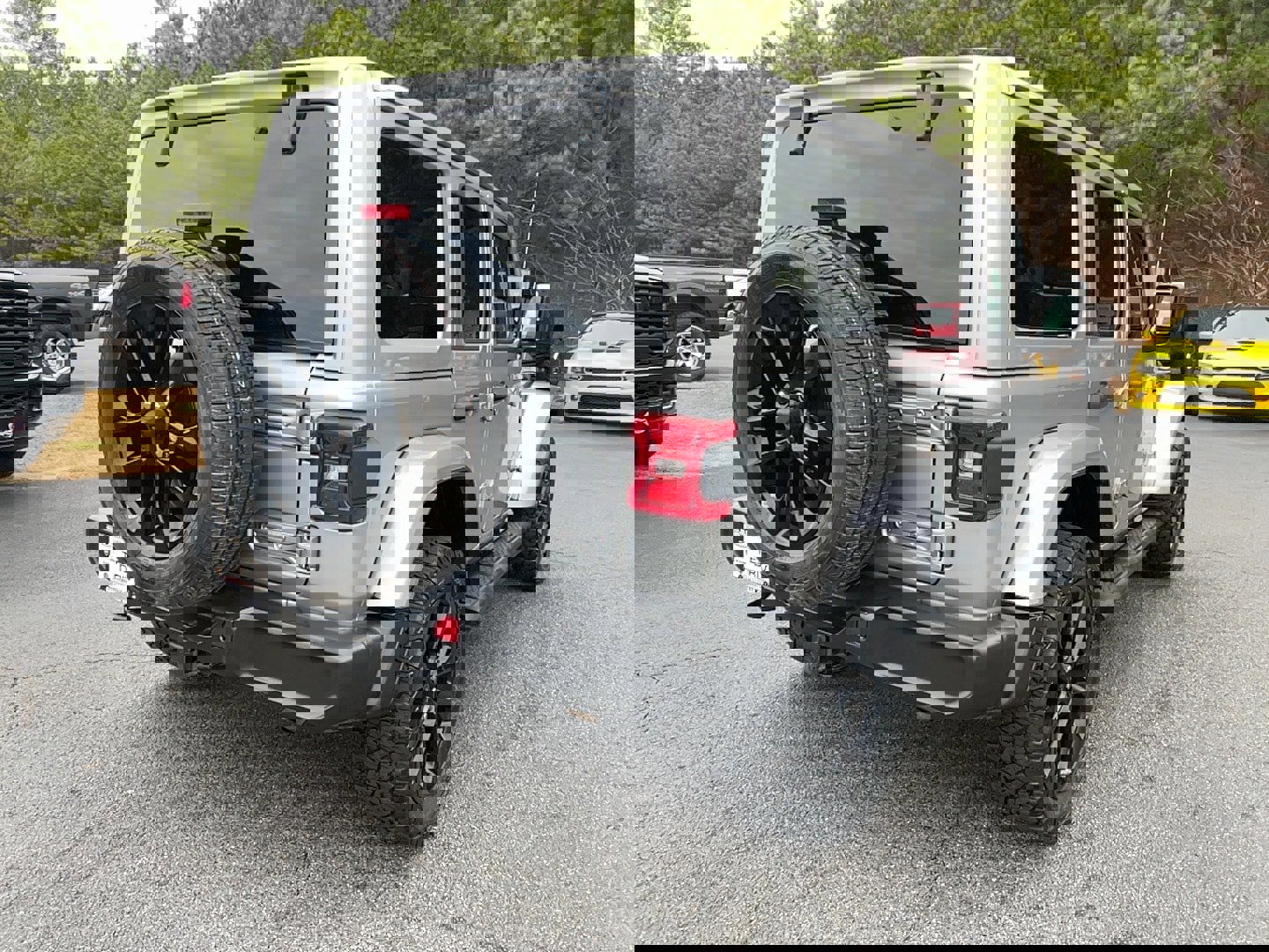 Used 2021 Jeep Wrangler Unlimited Sahara w/ Cold Weather Group image 5