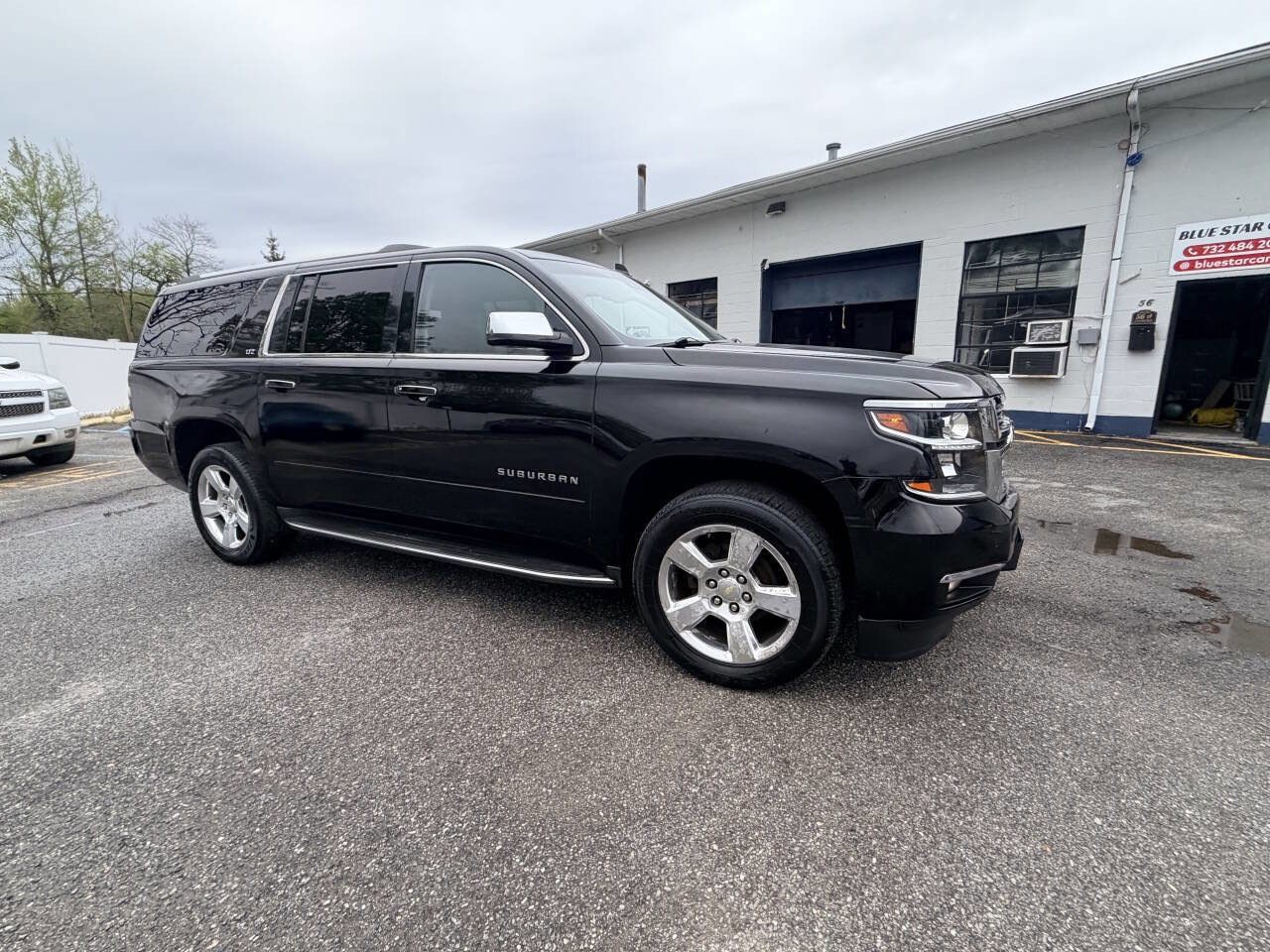 Used 2015 Chevrolet Suburban LTZ AWD/4WD image 6