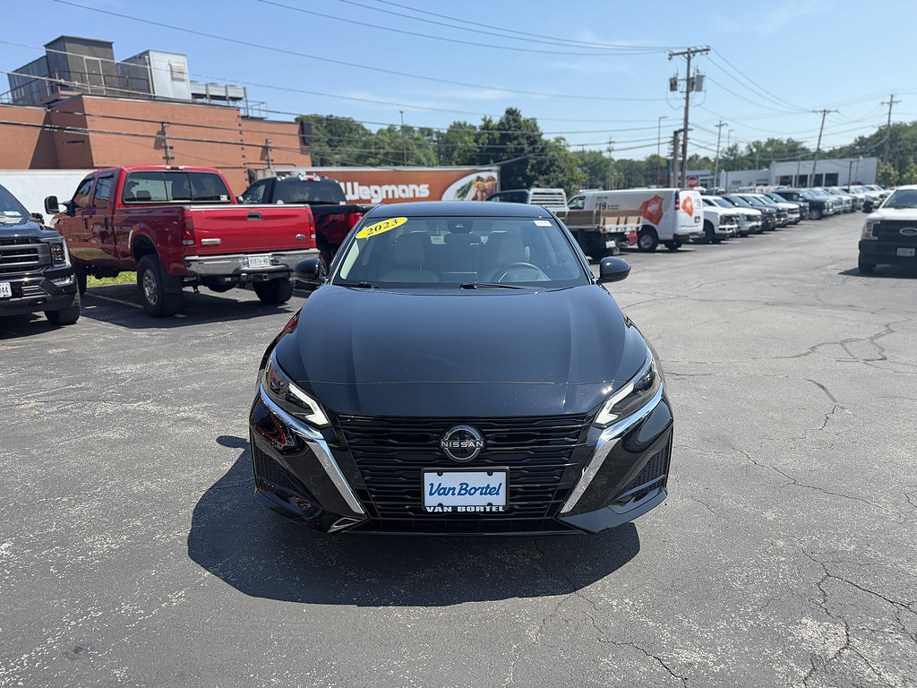 Used 2023 Nissan Altima 2.5 SV AWD/4WD image 10
