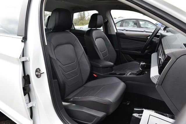 Used 2025 Volkswagen Jetta SEL image 21