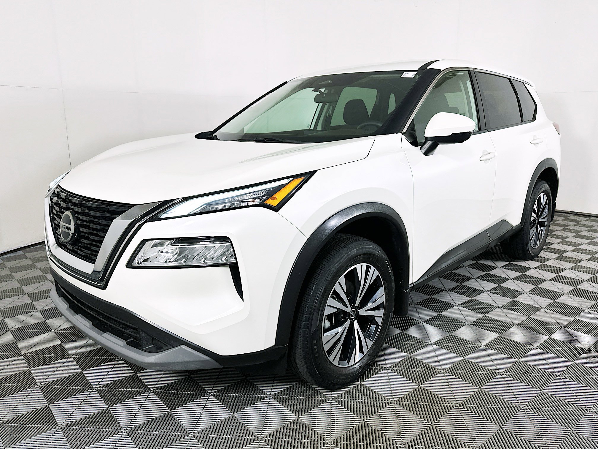 Used 2021 Nissan Rogue SV image 7