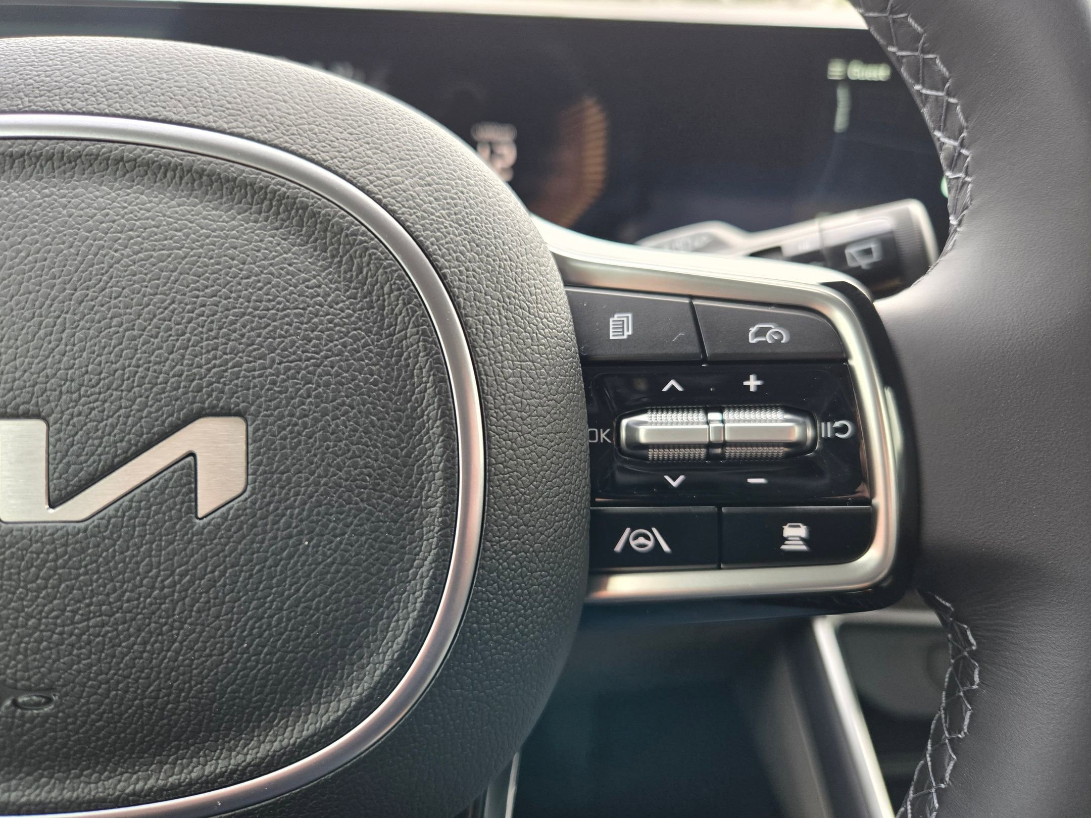 New 2026 Kia Carnival FWD image 27