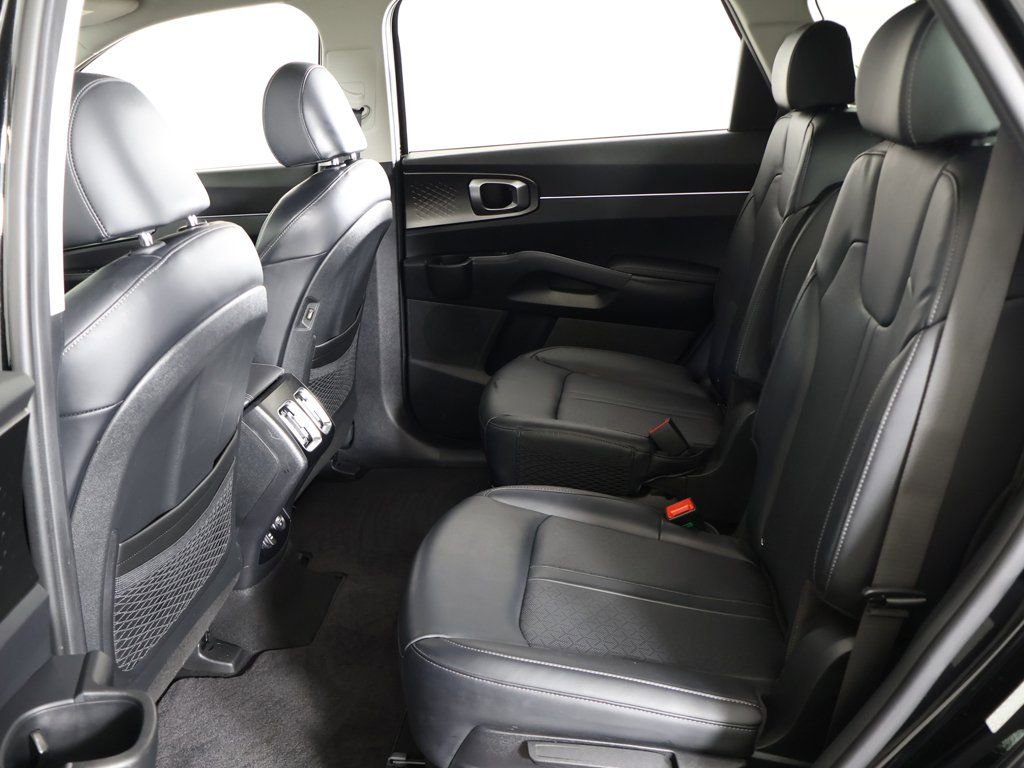 Used 2023 Kia Sorento EX image 36