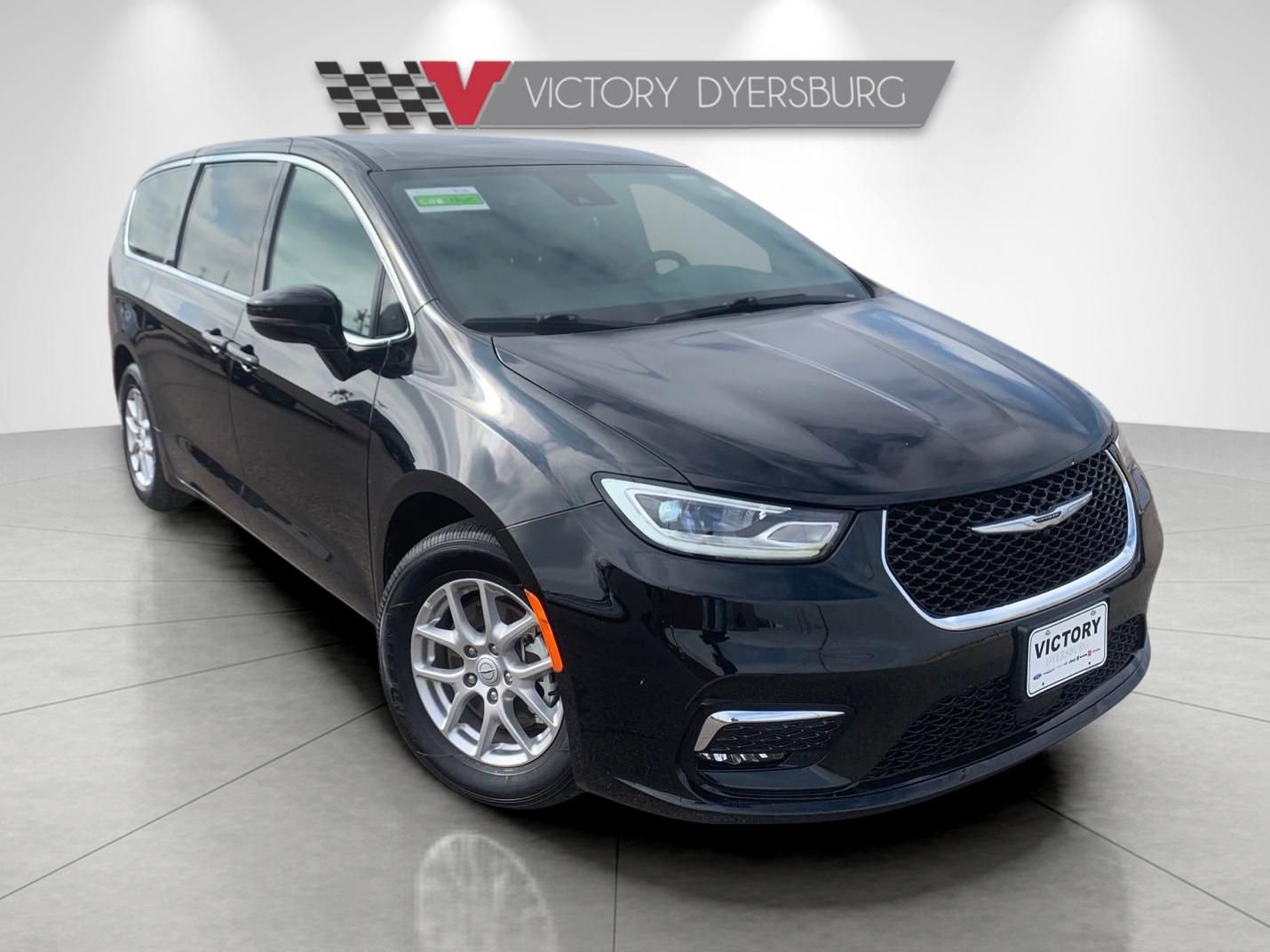 Used 2025 Chrysler Pacifica Select FWD image 1