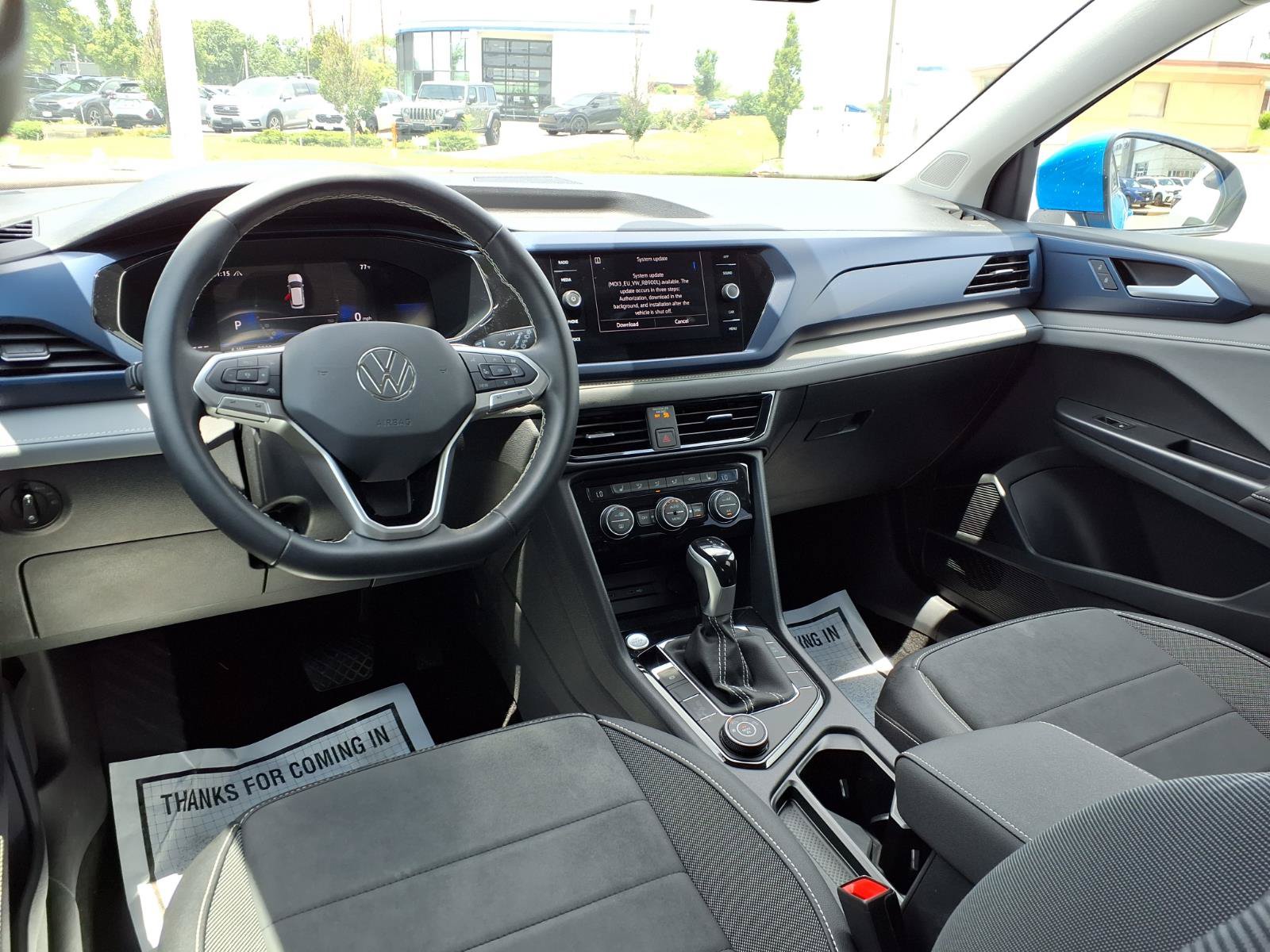 Used 2024 Volkswagen Taos SE AWD/4WD image 4