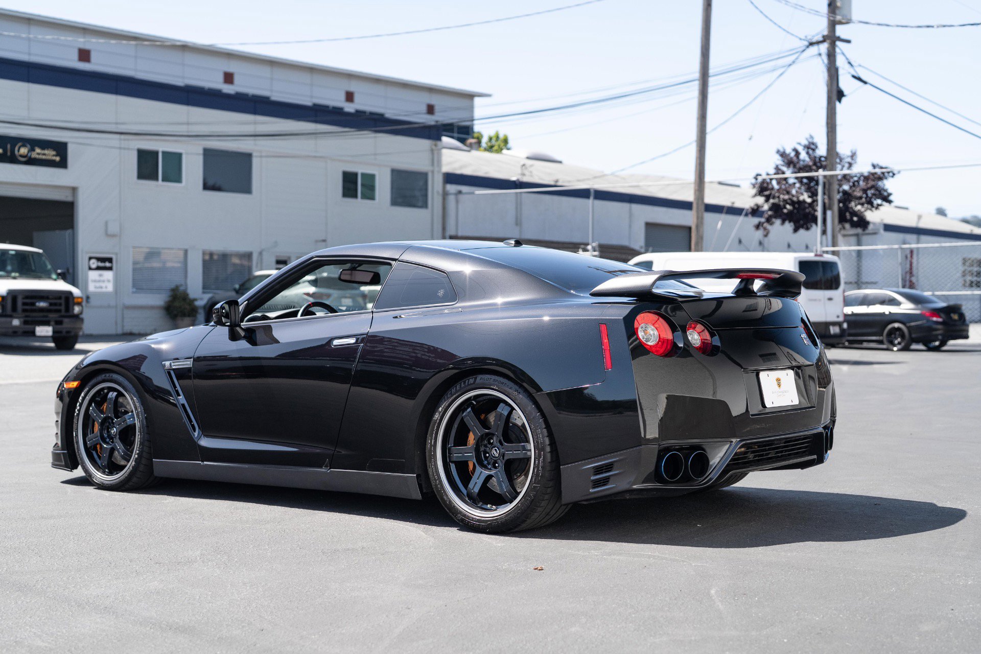 Used 2013 Nissan GT-R Black Edition AWD/4WD image 9