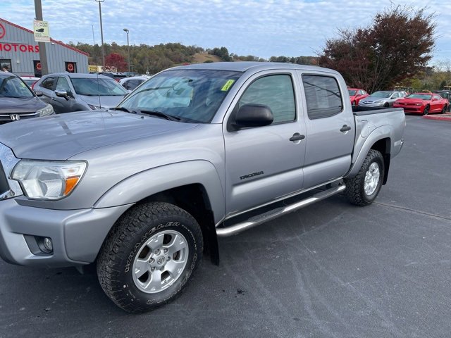 Used 2015 Toyota Tacoma 4x4 Double Cab w/ SR5 Package image 4