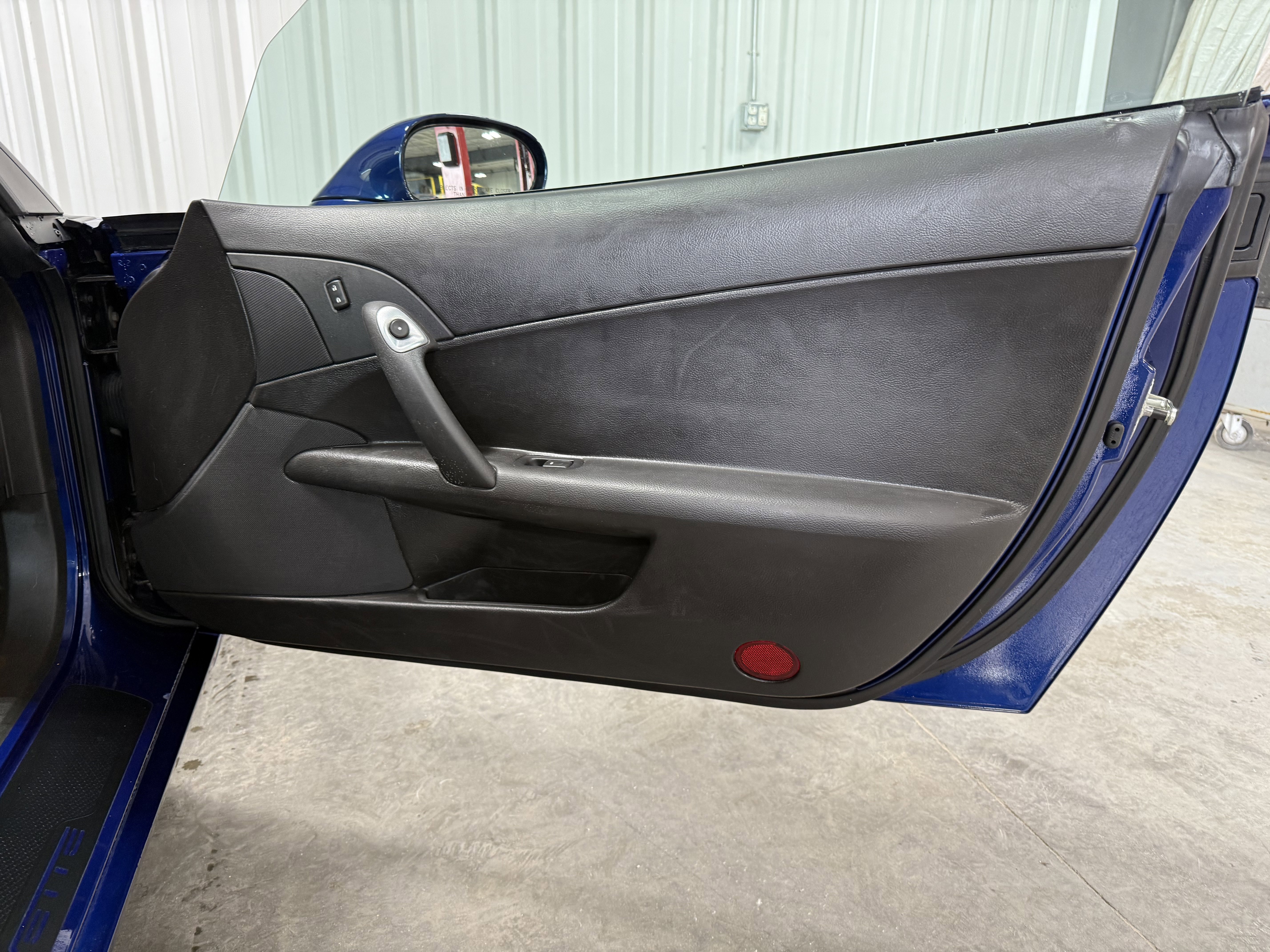 Used 2006 Chevrolet Corvette Coupe w/ Preferred Equipment Group RWD image 7