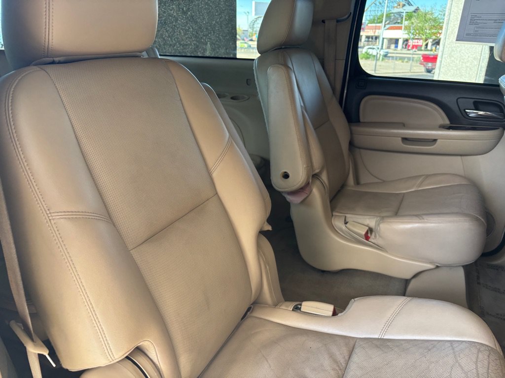 Used 2013 GMC Yukon XL Denali AWD/4WD image 34