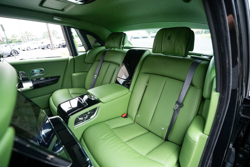 Used 2023 Rolls-Royce Phantom Sedan w/ The Phantom Package RWD image 54