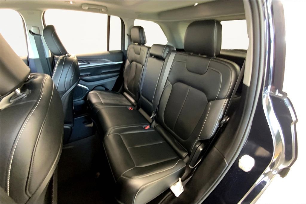 Used 2023 Jeep Grand Cherokee 4WD 4xe image 16