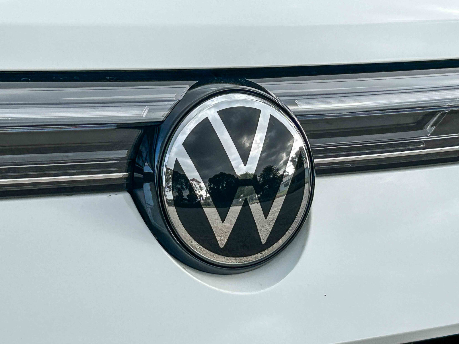 New 2026 Volkswagen Taos SE FWD image 5