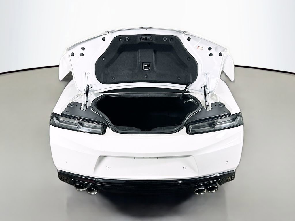 Used 2018 Chevrolet Camaro SS image 27