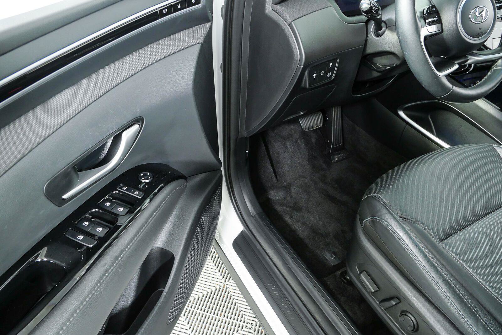 Used 2024 Hyundai Tucson Limited AWD/4WD image 8