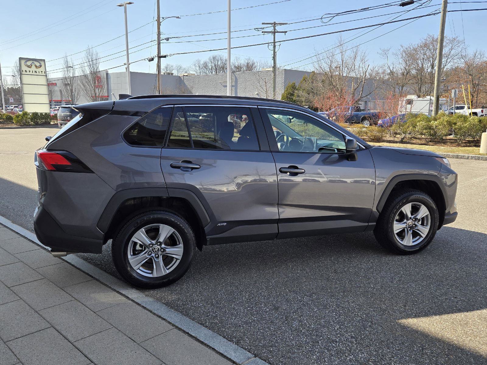 Used 2025 Toyota RAV4 LE AWD/4WD image 12