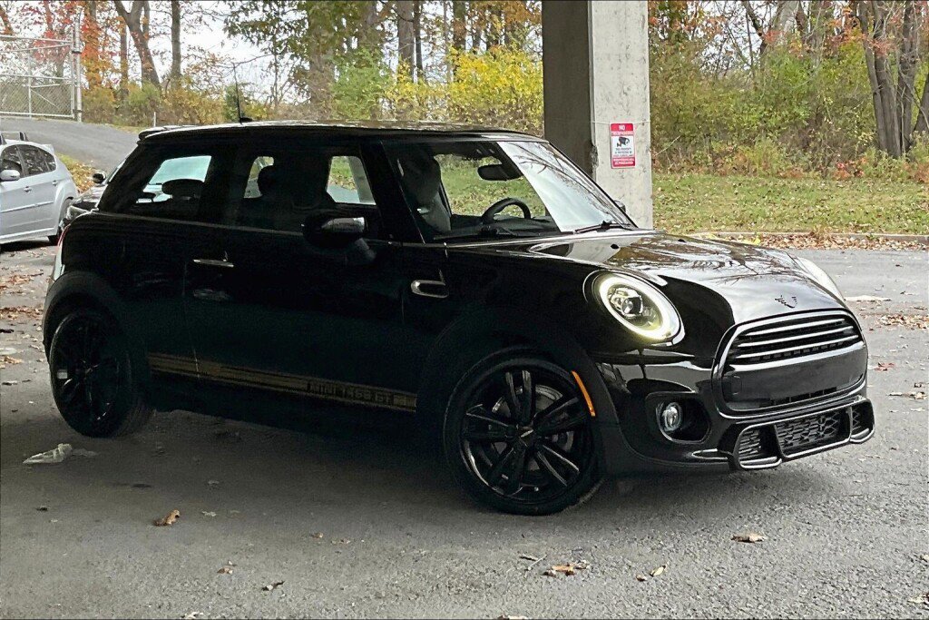 Used 2021 MINI Cooper 2-Door Hardtop image 19