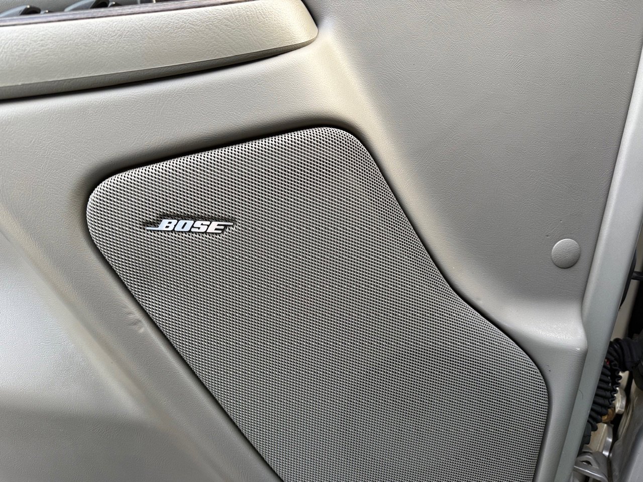 Used 2005 GMC Yukon XL Denali image 13