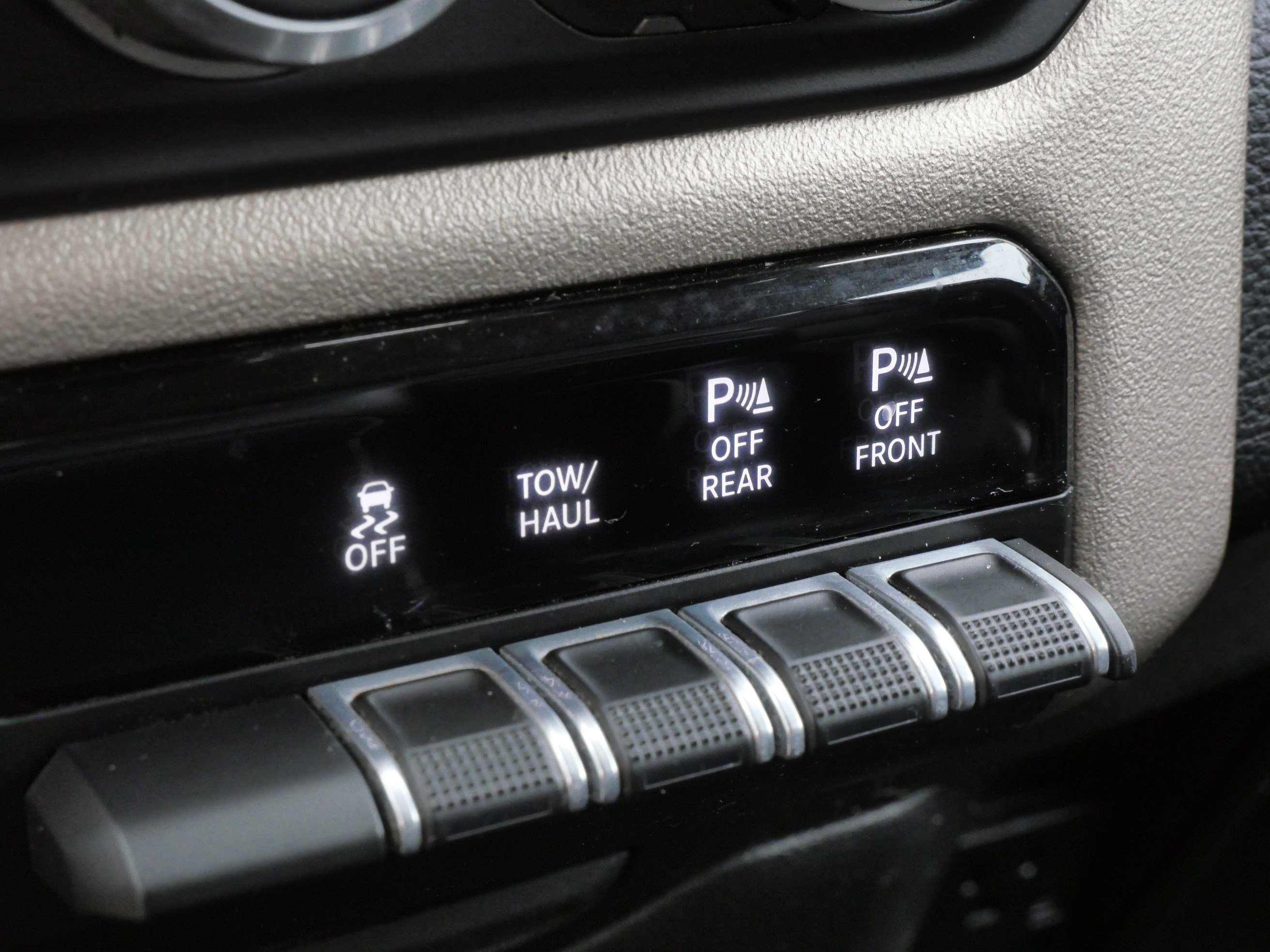 Used 2019 RAM 1500 Laramie AWD/4WD image 31