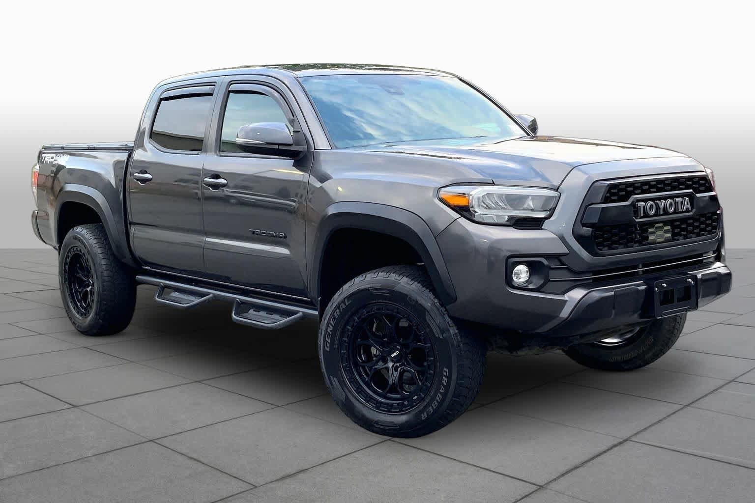 Used 2021 Toyota Tacoma TRD Off-Road w/ Technology Package AWD/4WD image 3