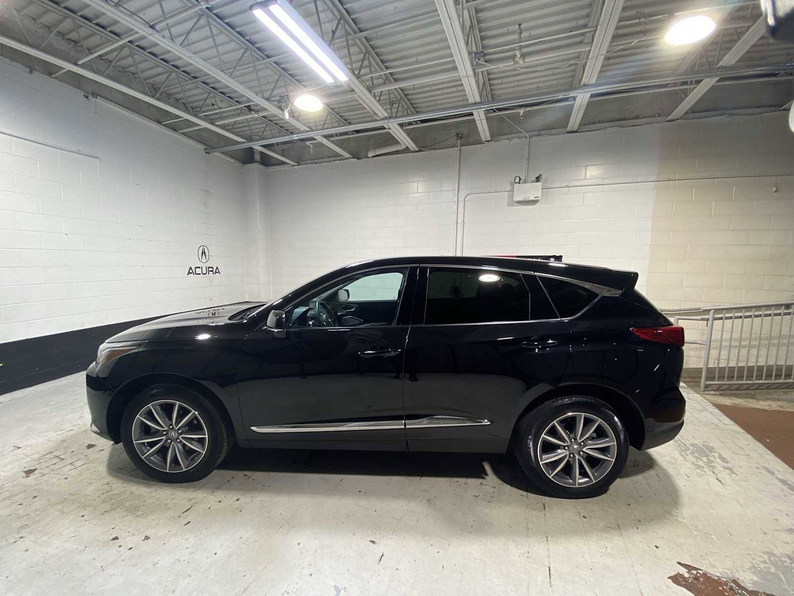 Certified 2024 Acura RDX SH-AWD w/ Technology Package image 3