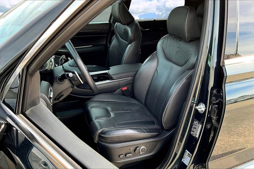 Used 2023 Hyundai Palisade Calligraphy w/ Cargo Package image 23