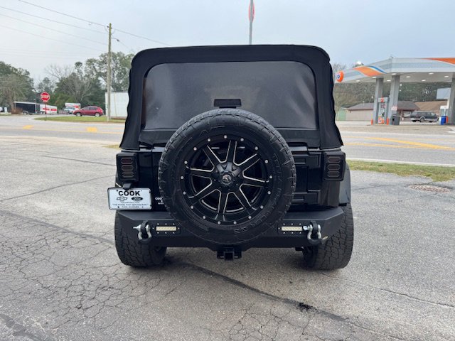 Used 2014 Jeep Wrangler Unlimited Sahara image 7