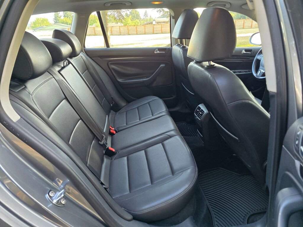 Used 2011 Volkswagen Jetta SE w/ Wheel & Sunroof Pkg image 19
