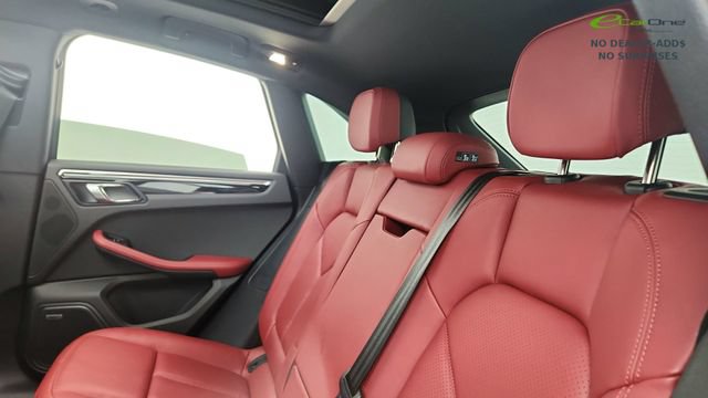 Used 2024 Porsche Macan AWD/4WD image 29