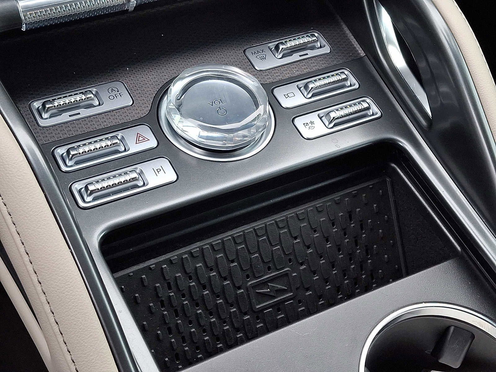 Used 2024 Lincoln Nautilus Premier image 25