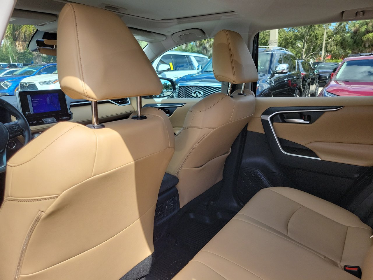Used 2025 Toyota RAV4 XLE Premium FWD image 9