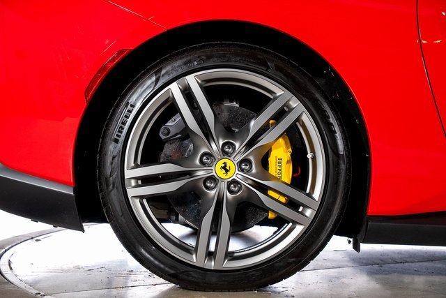 Used 2019 Ferrari Portofino image 18