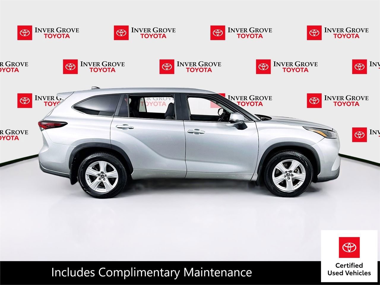 Certified 2024 Toyota Highlander LE image 4
