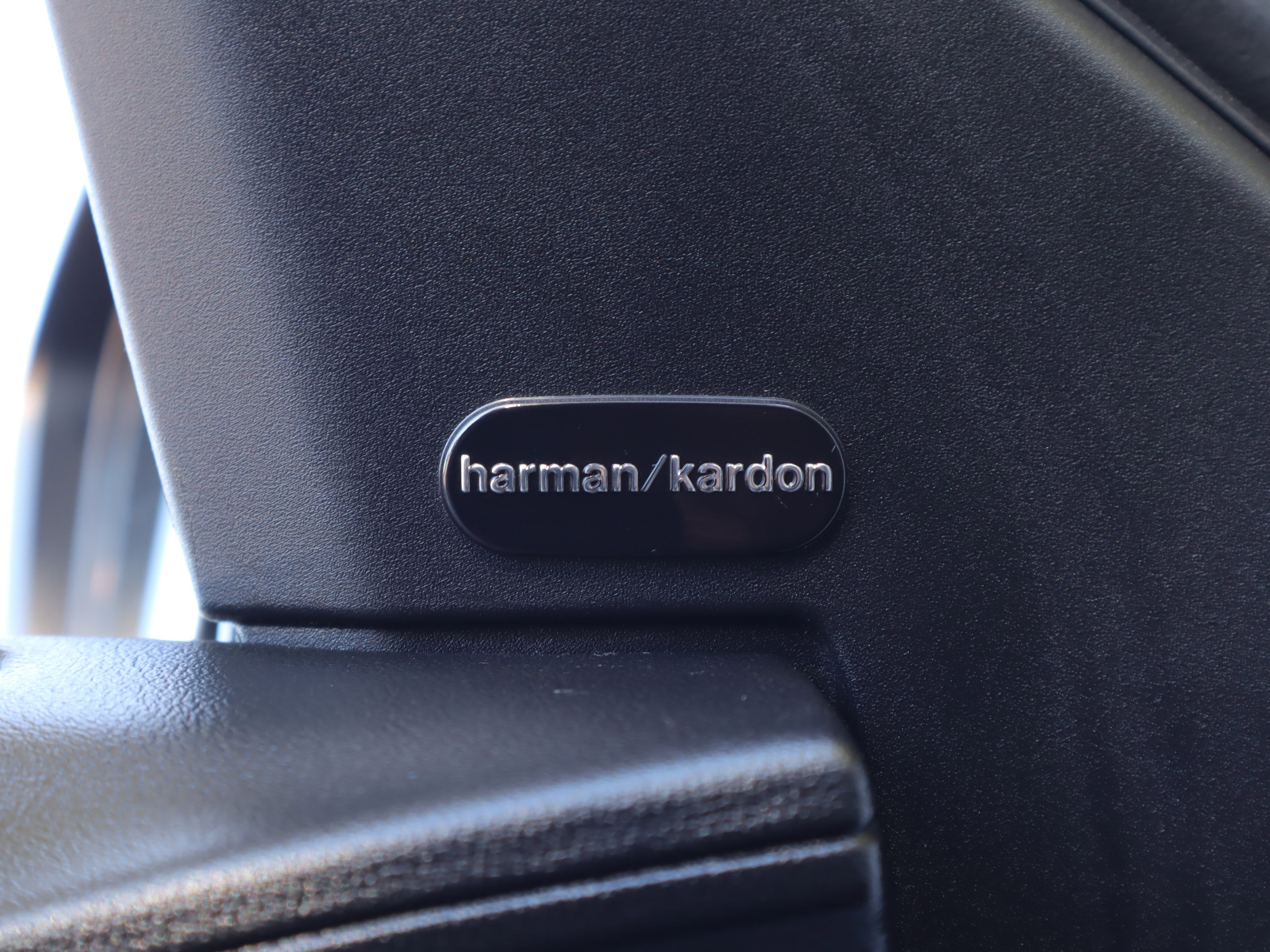Used 2022 Dodge Charger SRT Hellcat w/ Harman/Kardon Audio Group image 9