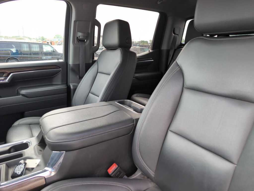 Used 2024 Chevrolet Silverado 1500 LT Trail Boss w/ Convenience Package II AWD/4WD image 15