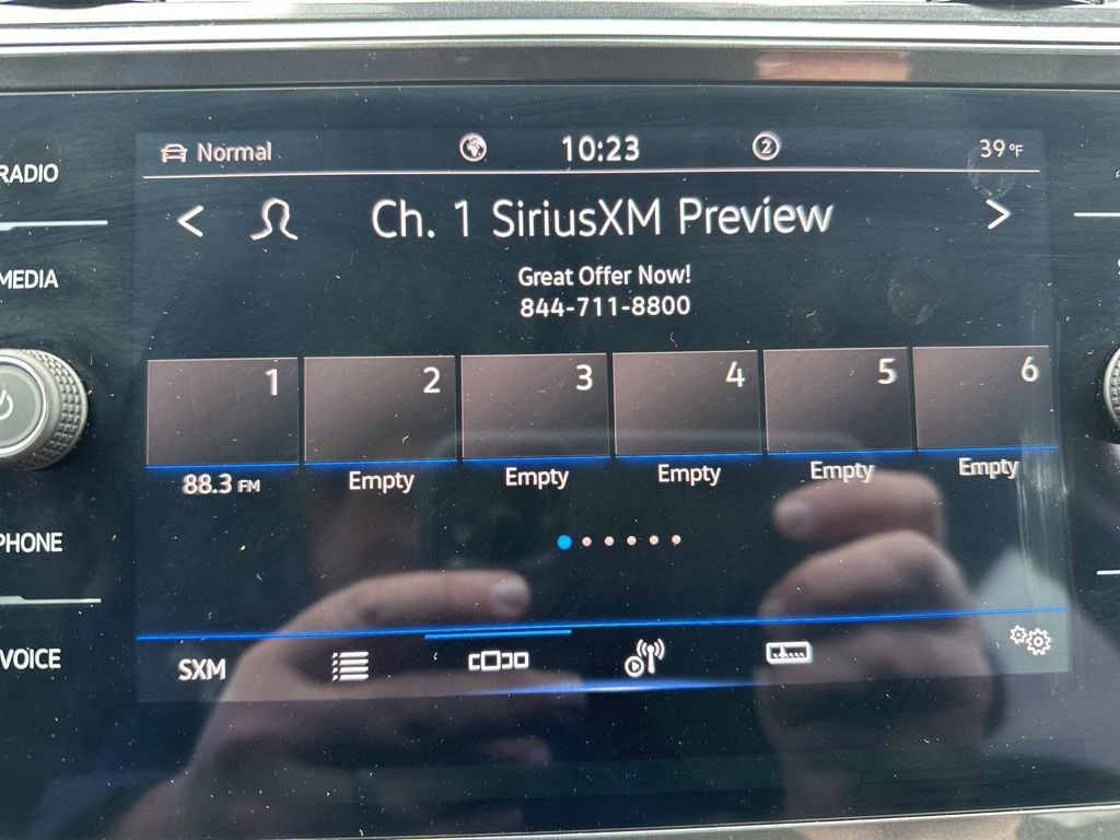 Used 2023 Volkswagen Tiguan SE image 25