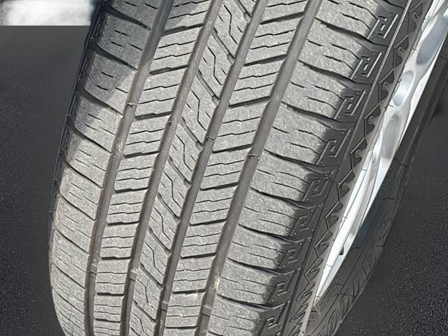 Used 2023 Chrysler Pacifica Touring-L FWD image 35