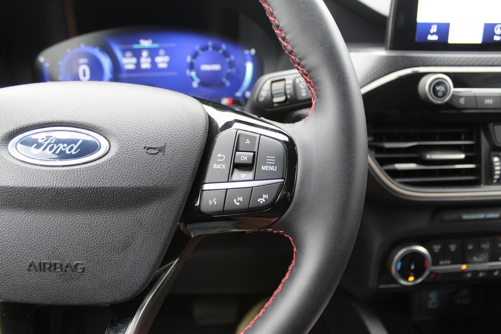 Used 2022 Ford Escape SEL w/ SEL Stealth AWD Package image 26